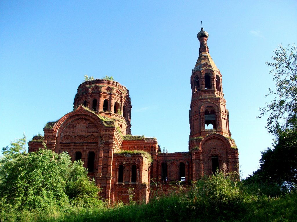 Воскресенская церковь (сзади)