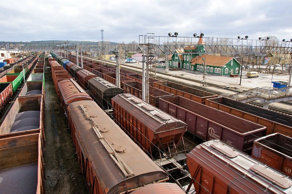 Железнодорожный вокзал города Медвежьегорска - Railway station in Medvezhegorsk