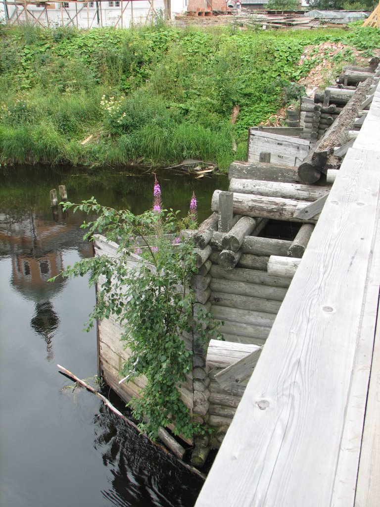 Олонец. Мост через Олонку (Bridge across Olonka river in Olonets)