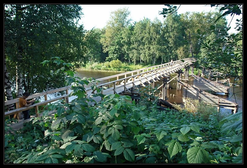 Wooden pedestrian bridge in Olonets