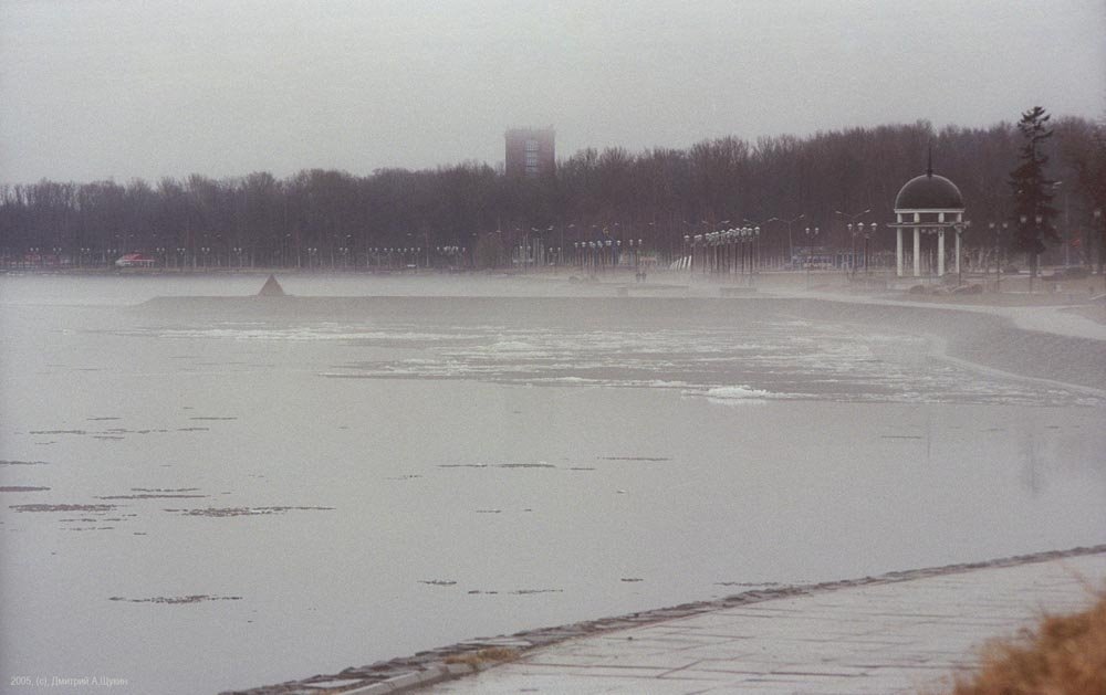Туман над набережной / Mist over an embankment (07/05/2005)