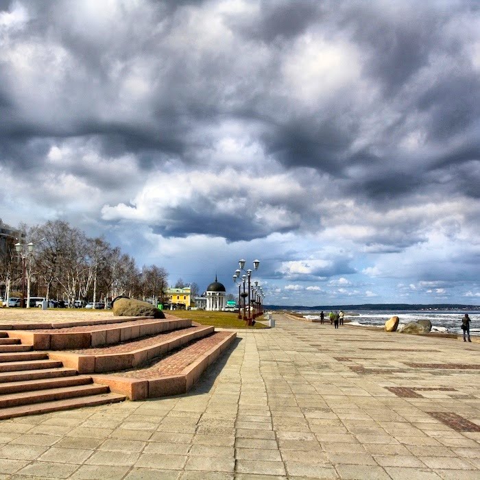 Onego embankment. Spring