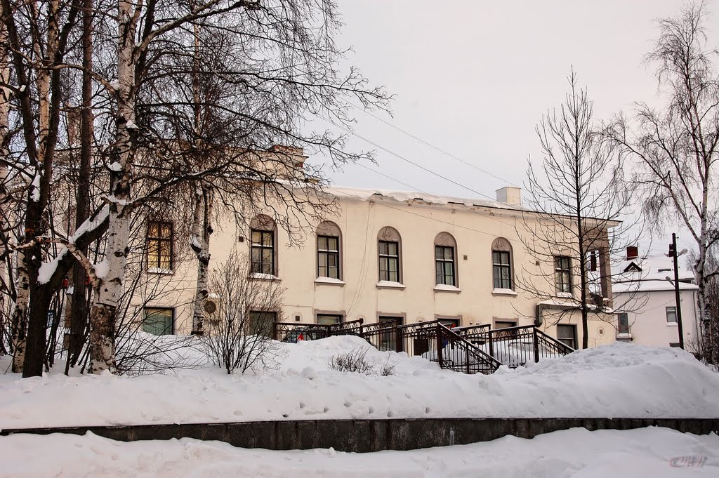 Сортавала. Здание на берегу