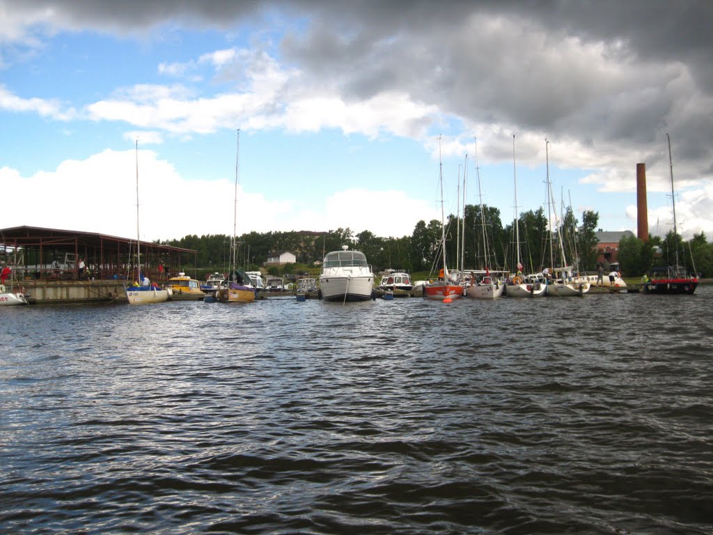 Yacht club pier