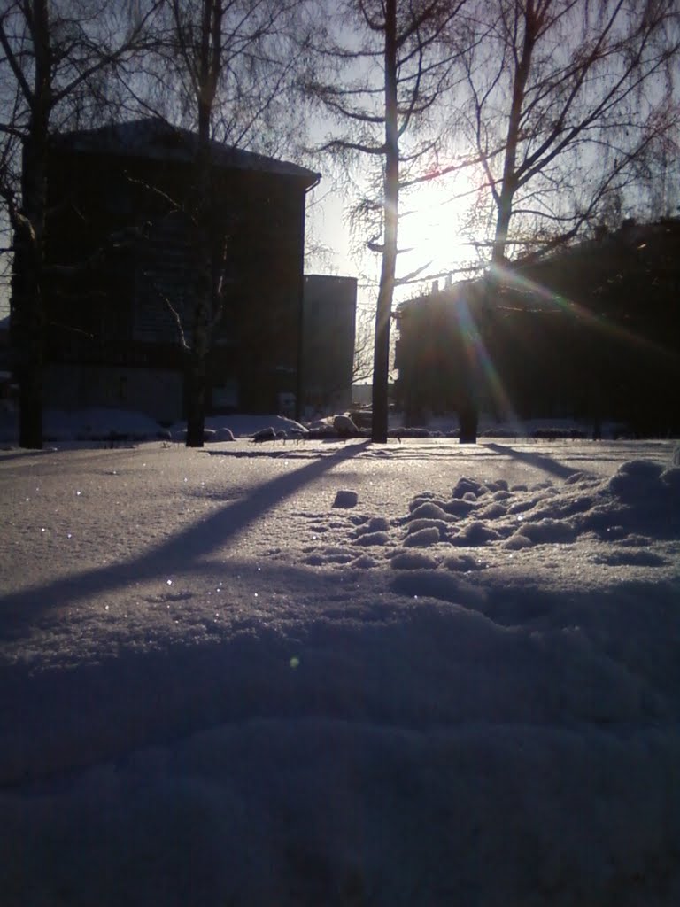 Зимнее солнце у часовни
