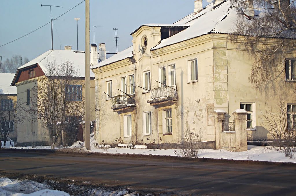 двухэтажные дома на ул.Тельмана, Морозова (Белово)