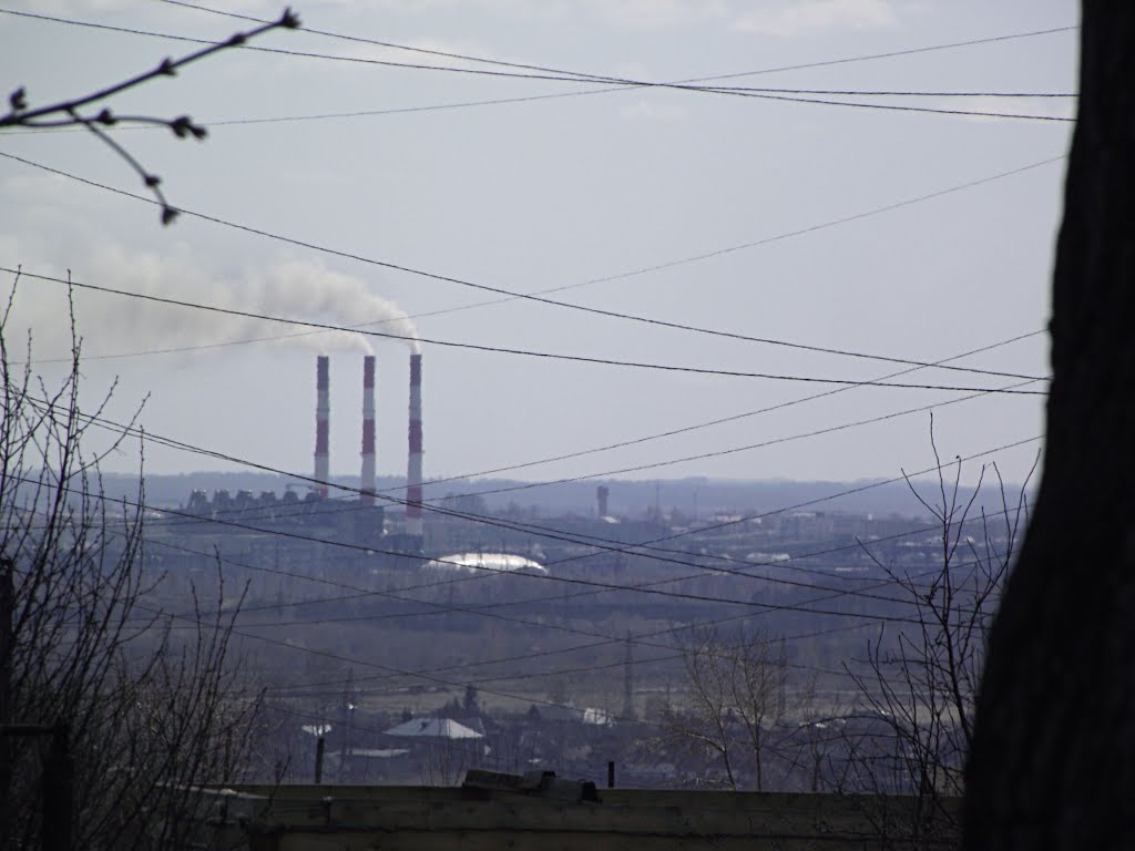 3 трубы Инской ГРЭС в 9 км., внизу Старопестери