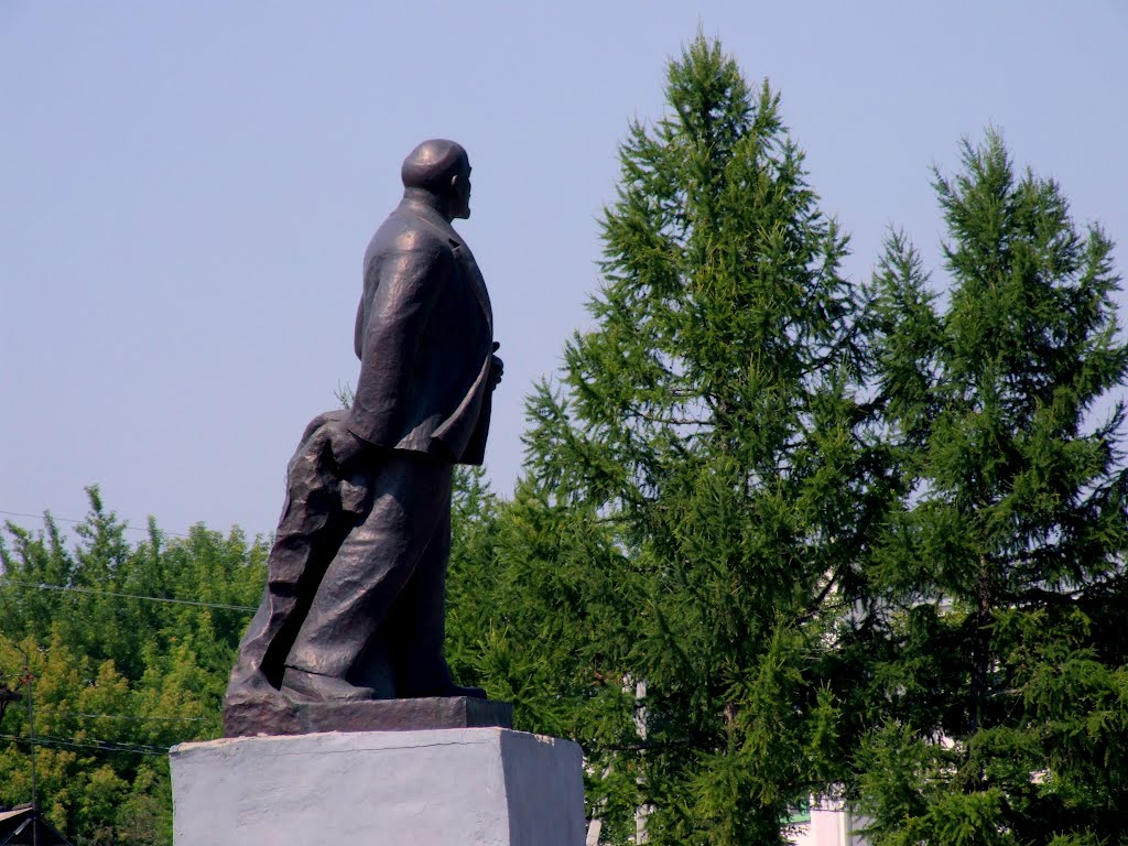 В. И. Ленин на центральной площади Гурьевска