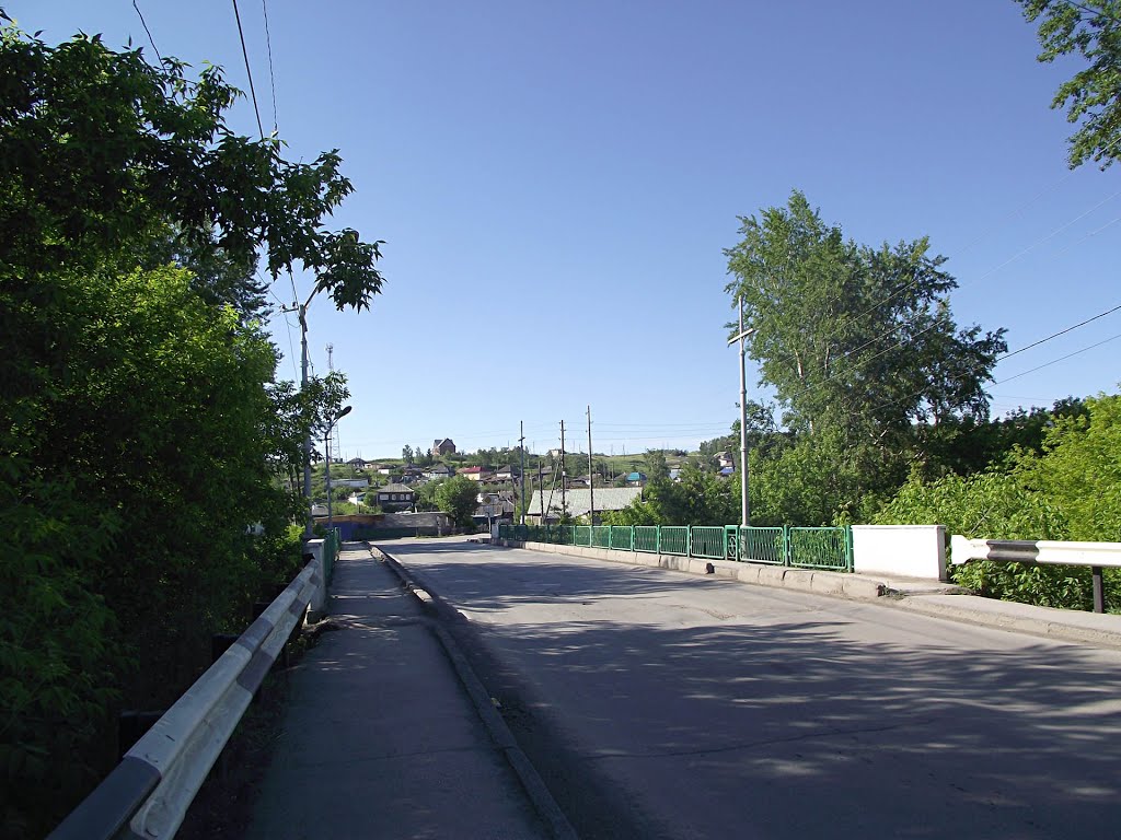 мост через речку в Гурьевске