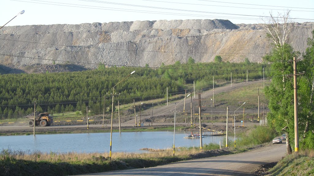Карьер (2012 вид с Юга)