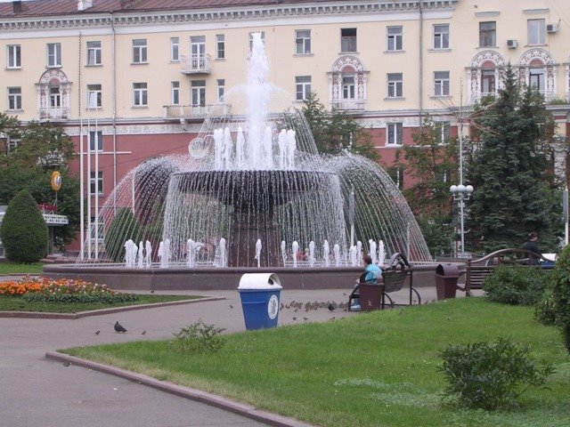 Кемерово. Главный фонтан. Перед Драматическим театром.