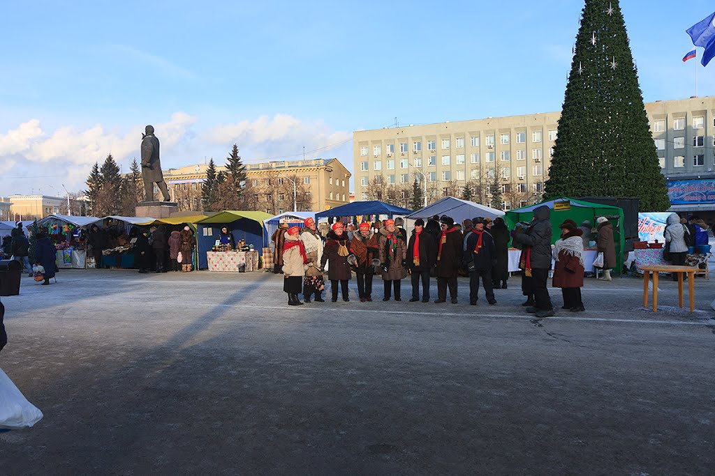 пр.Советский: ярмарка: песни-танцы; 25.11.2011