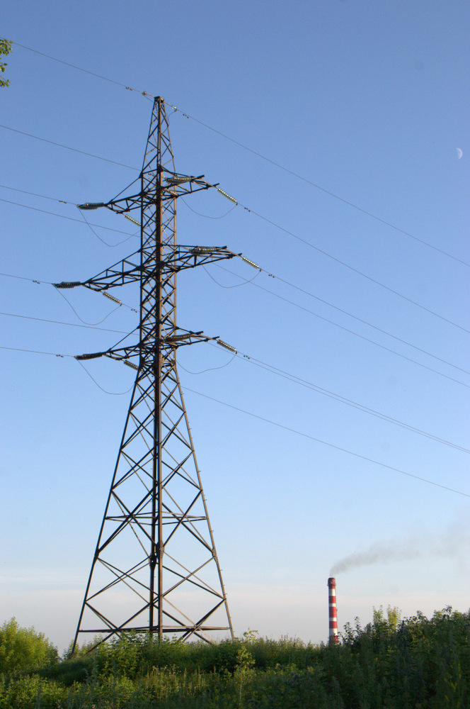 Луна, труба, опора ЛЭП / Moon, Chimney, Hi-Voltage Tower