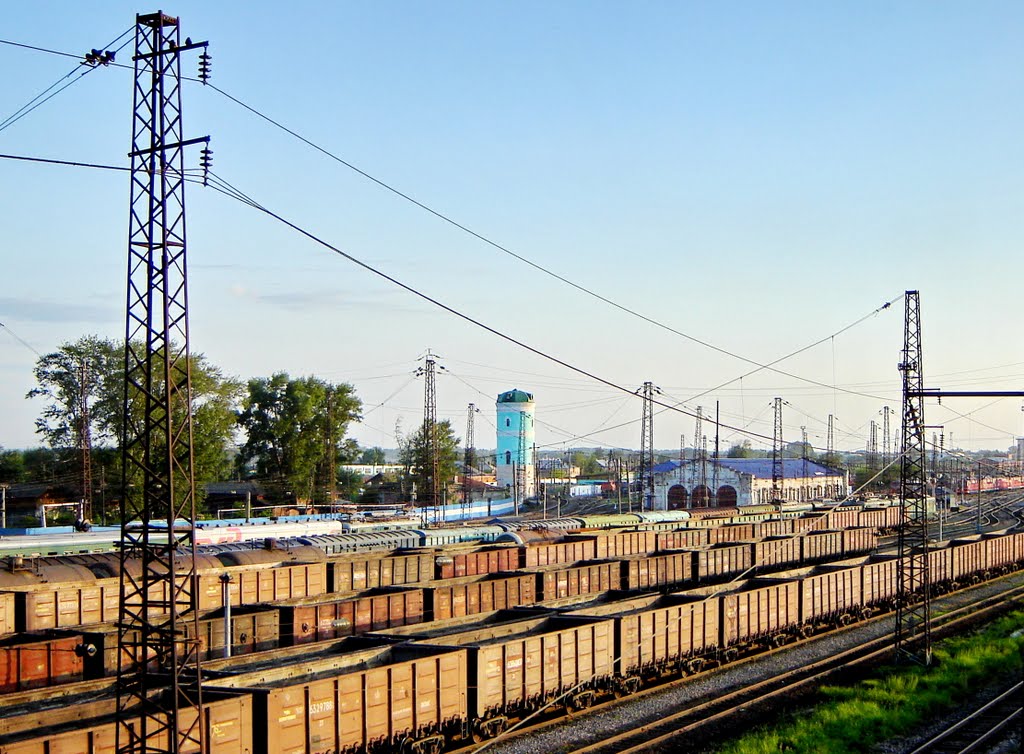 Мариинск.Ж/д станция,старое депо, водонапорная башня / Mariinsk. Railway station, the old Depot, water tower