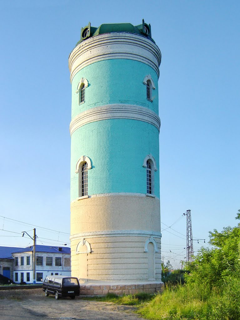 Mariinsk. Water tower-a monument of  industrial architecture/ Мариинск.Водонапорная  башня- памятник  промышленной  архитектуры