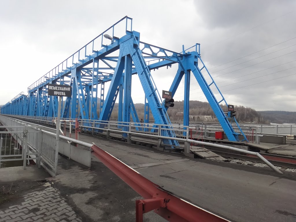 Мост через р. Уса