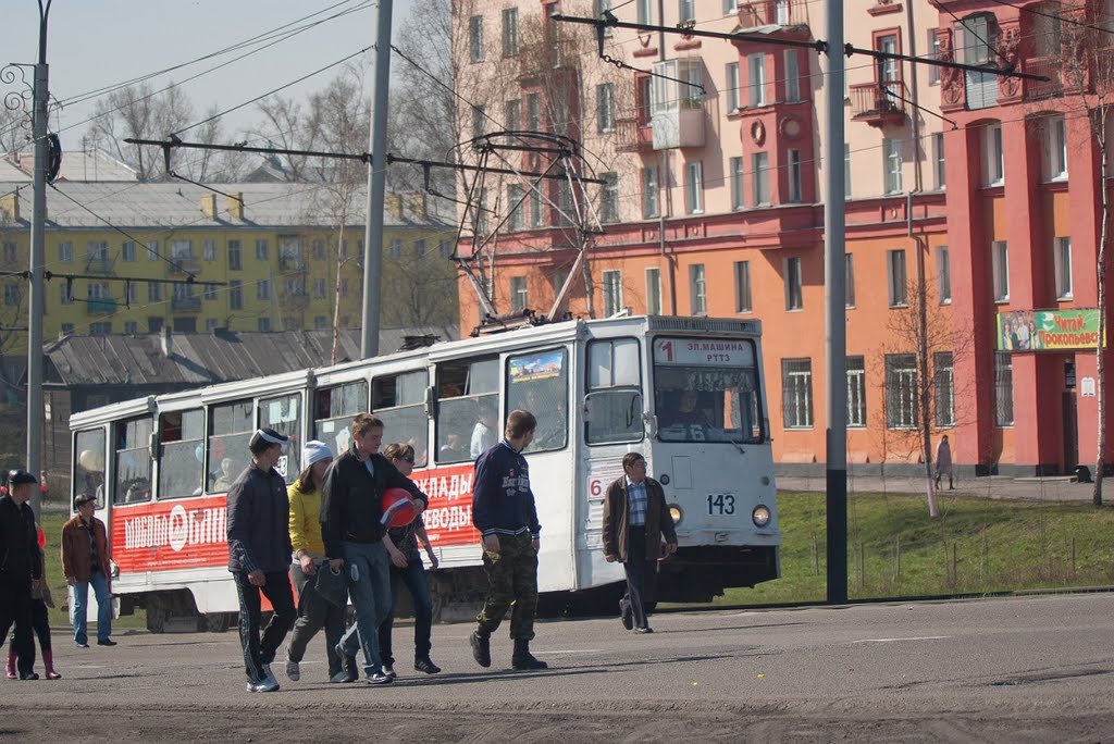 вагон 1-го маршрута, пр. Шахтёров, май 2011
