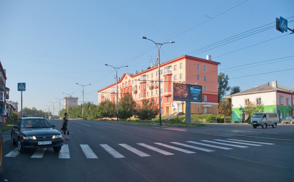 Пешеходный переход на пр. Шахтёров, июль 2011