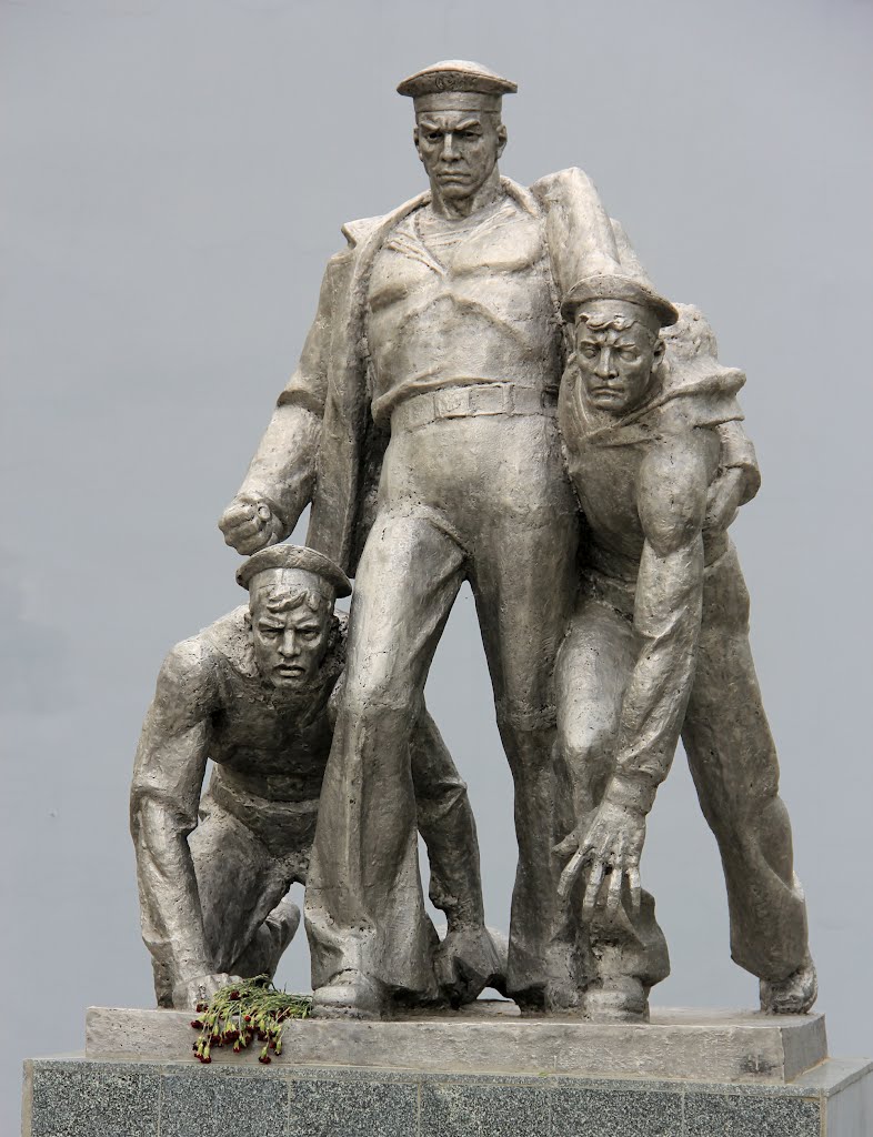г. Тайга. Монумент матросам. 2011.