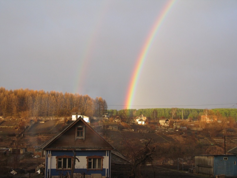 Вечерняя радуга над огородами