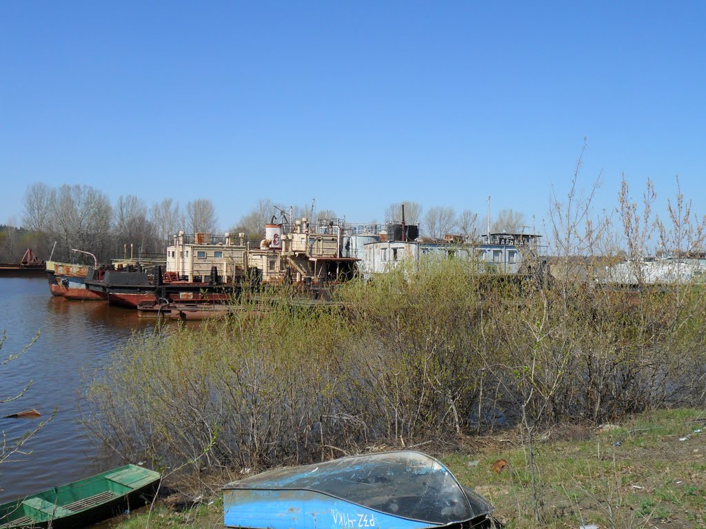 В затоне (п. Аркуль май 2011)