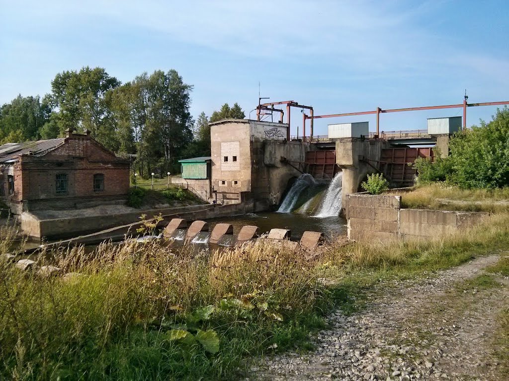 Плотина в Белой Холунице