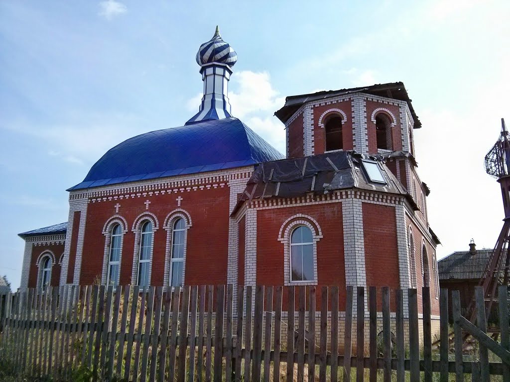 Церковь пока без купола