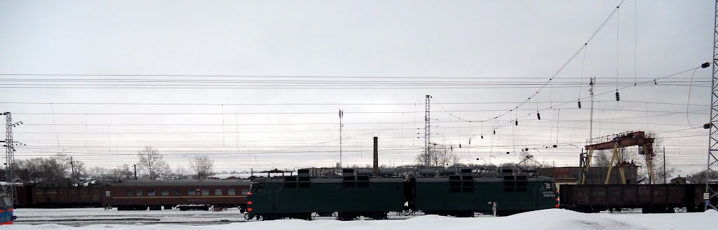 Электровоз ВЛ80 на станции Котельнич-1