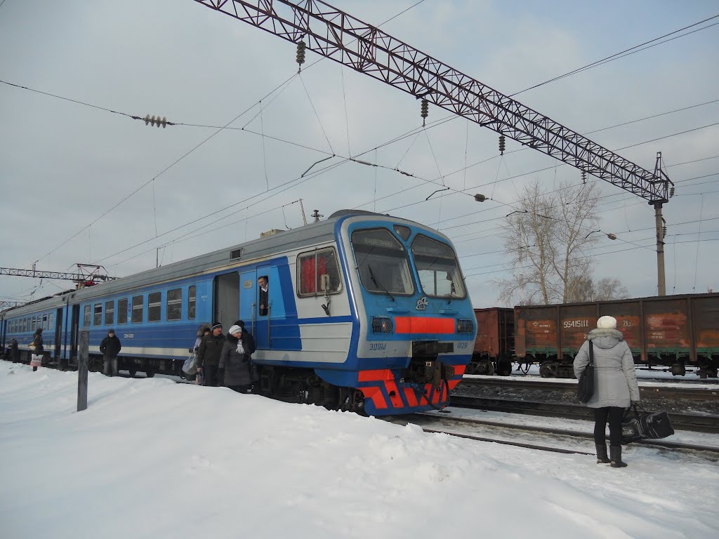 Электропоезд Переменного тока ЭД9М-0129 сообщением №6378/6478 Киров-Балезино прибыл на станцию Фаленки