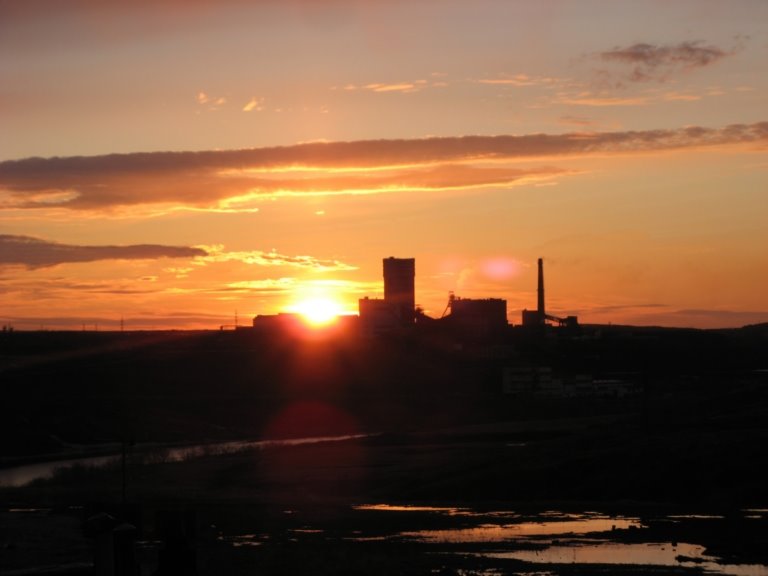 Шахта "Воркутинская" в закате. 17 мая 2007.