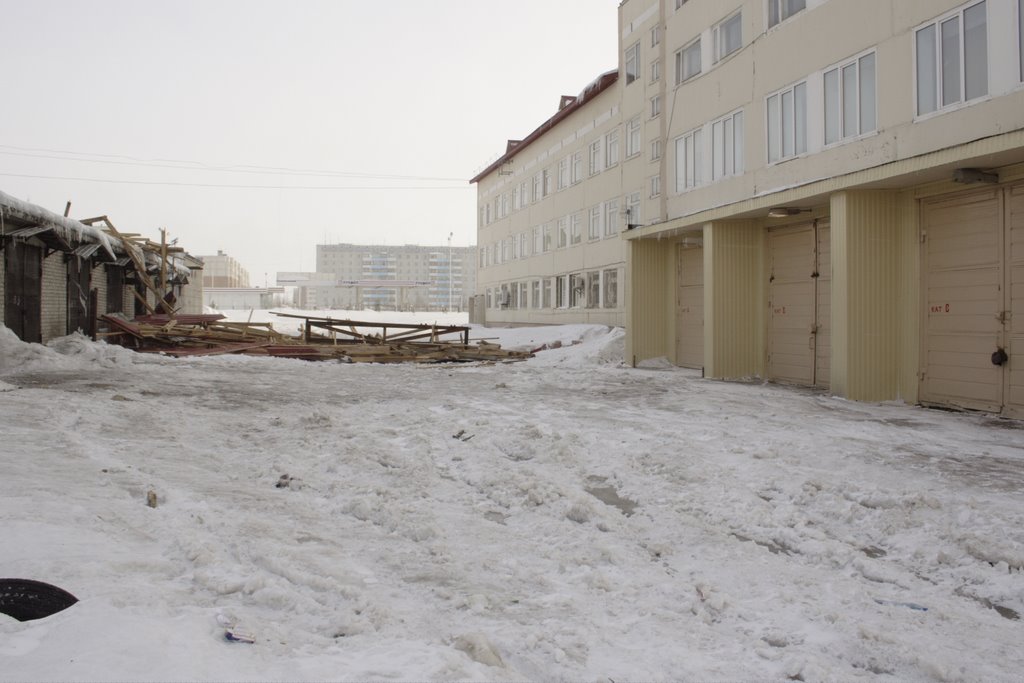 Ветром крышу снесло