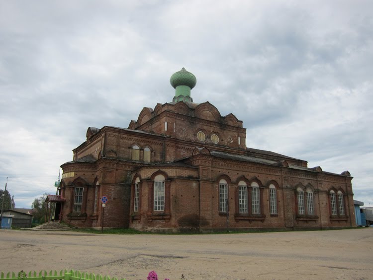 Неосвященная церковь в Боговарове.