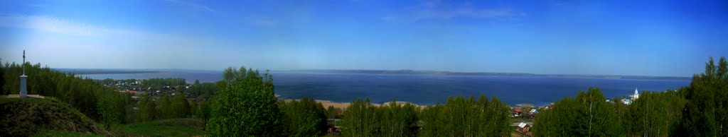 Галич. Панорама с горы Балчуг на Галичское озеро.