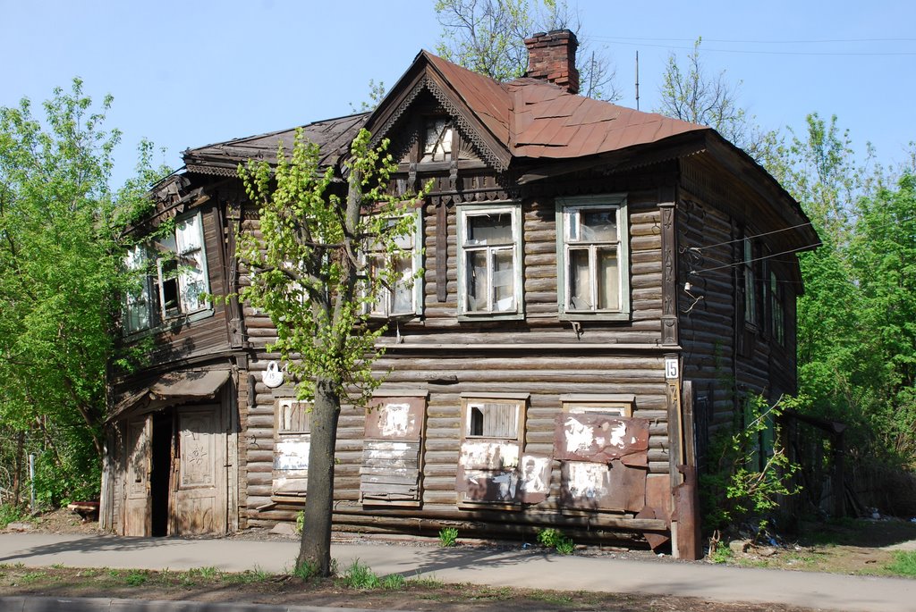 Кострома. Погибающий дом