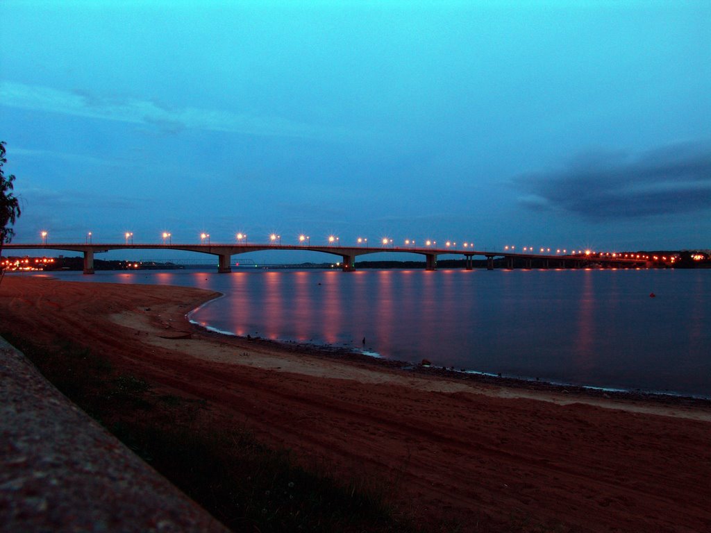 Мост с пляжа