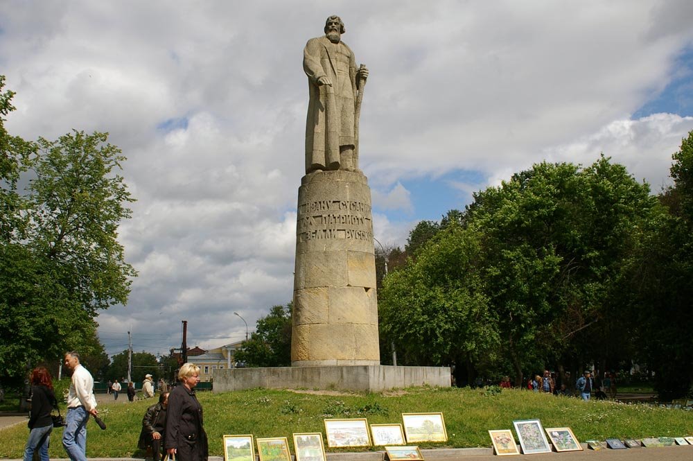 Памятник Ивану Сусанину / Monument to the national hero Ivan Susanin (23/06/2007)