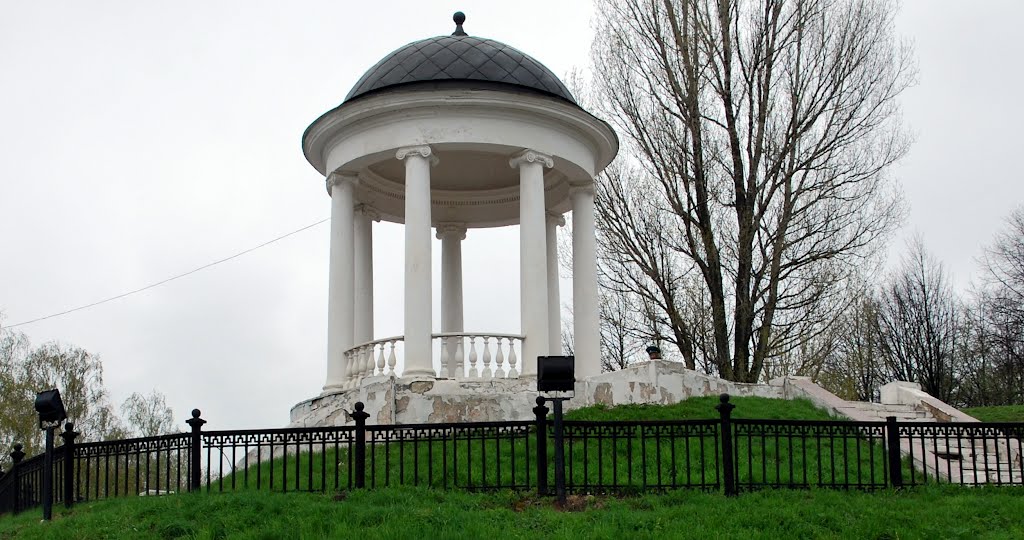 Кострома. Беседка Островского.  Kostroma.  The  Ostrovskys Arbour