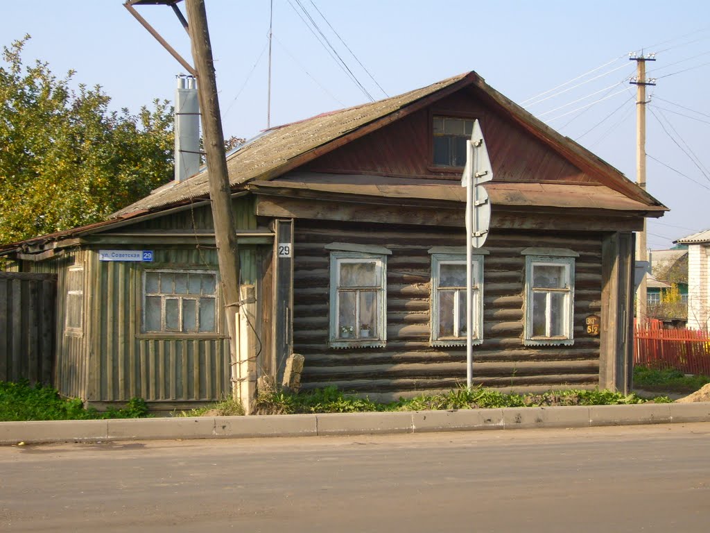 Кострома. Сруб на ул.Советской в пгт Красное-на-Волге. 8/10/2011г.