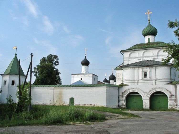 Троицкий Макарьев Унженский монастырь. Николаевская надвратная церковь.