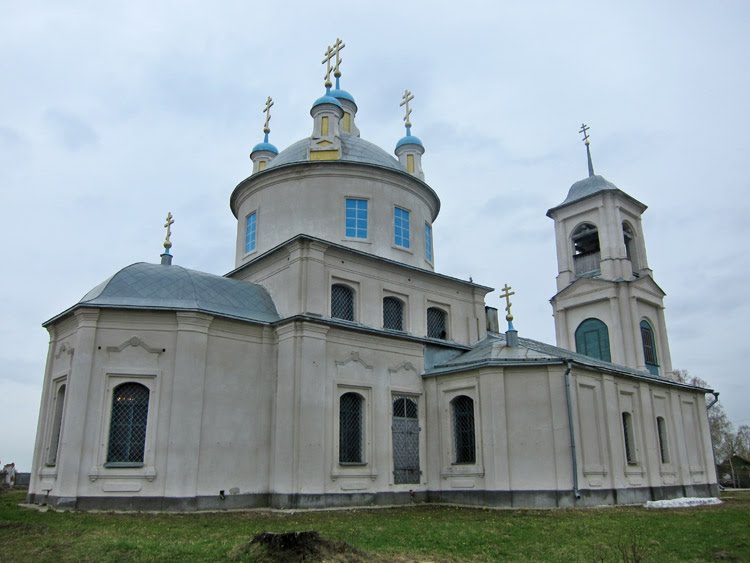 Воскресенская церковь в Парфеньеве.