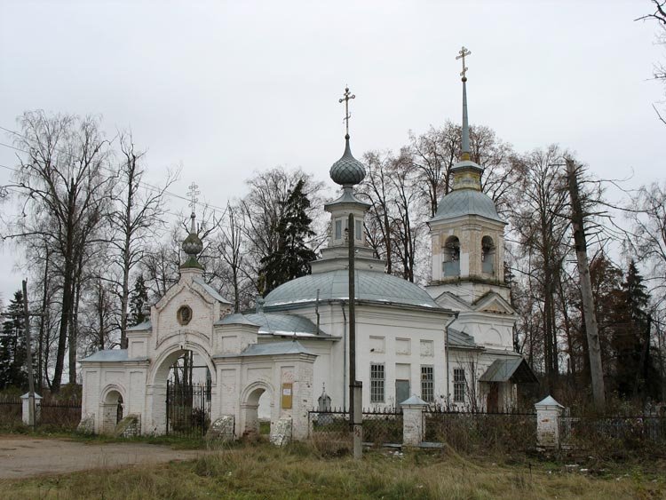 Церковь св. Апостолов Петра и Павла, что при городском кладбище города Солигалича.
