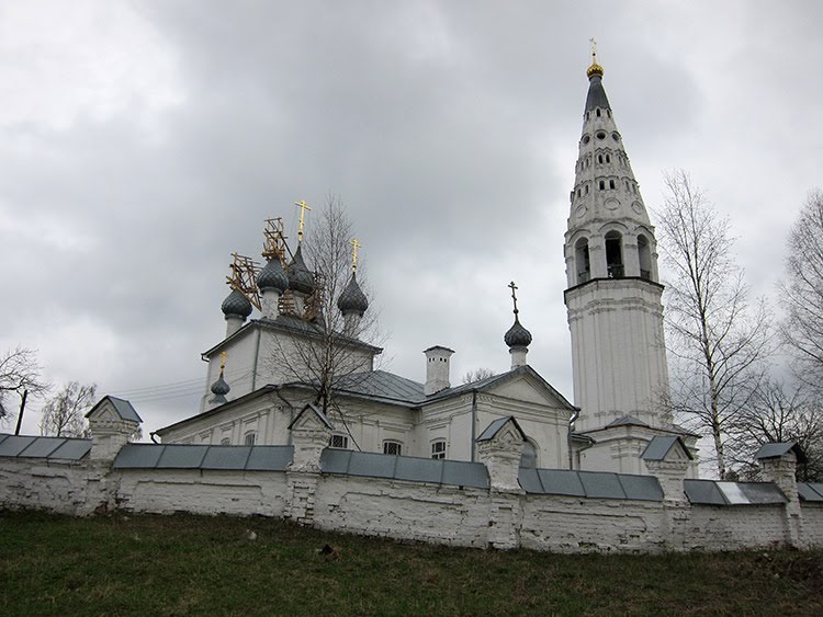 Преображенский собор города Судиславля. Вид с северо-запада.