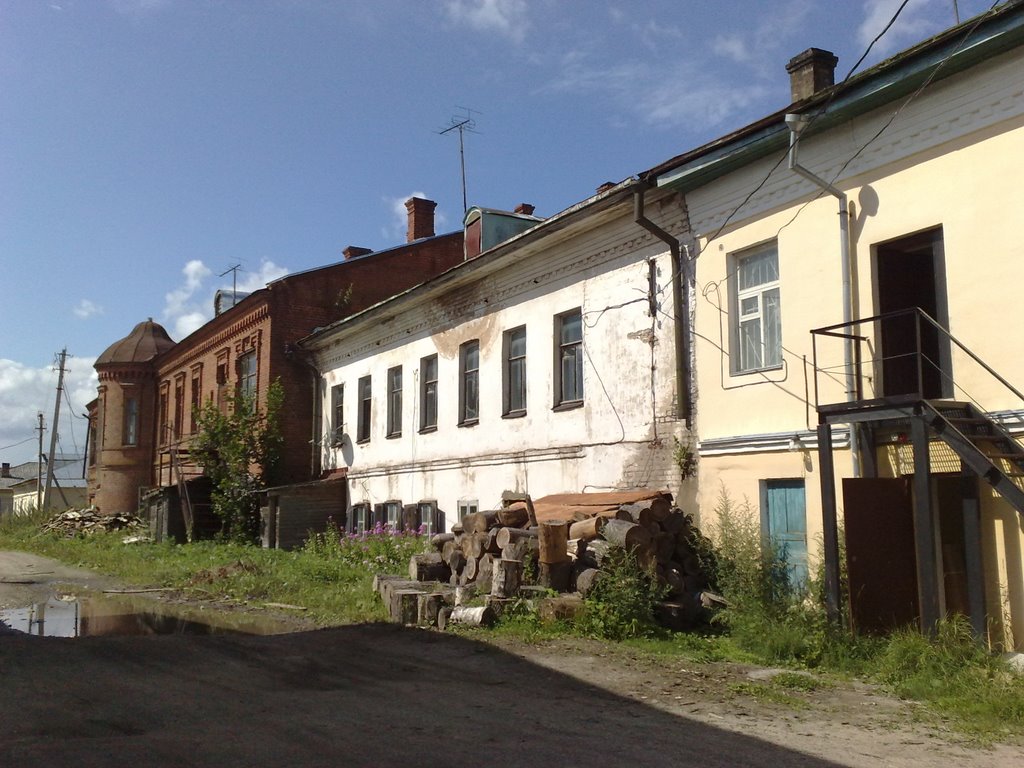 Dvor