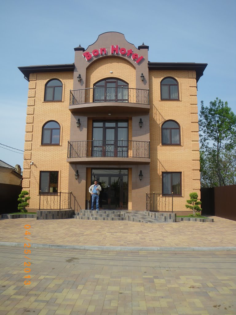 Bon Hotel in Kurganinsk near the train station