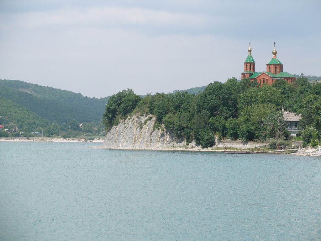 Церковь на озере