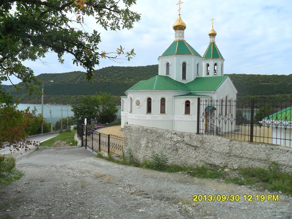 Церковь Ксении Петербургской. Абрау-Дюрсо. м