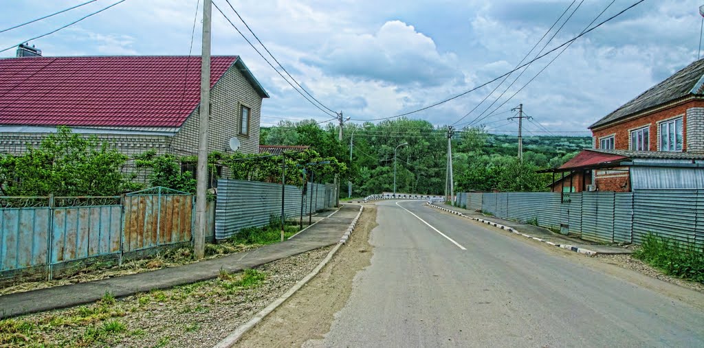Apsheronsk city, st. Gravijnaya, leaving the bridge over the river Pshekha - г.Апшеронск, ул. Гравийная, выезд на мост через р.Пшеха