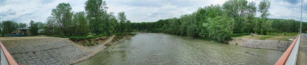 View of the river Pshekha with the new "Leninskij" bridge - Вид на р.Пшеха с нового "ленинского" моста