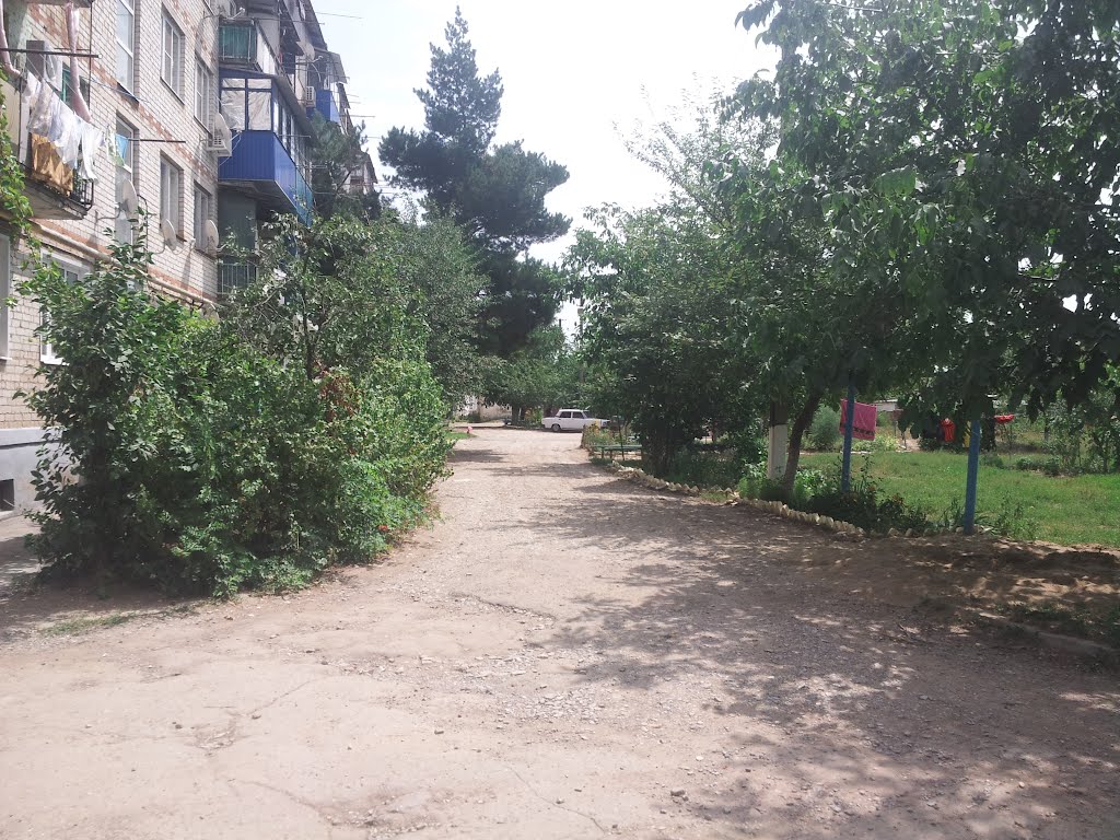 Двор на ул. Горького пос. Ахтырский