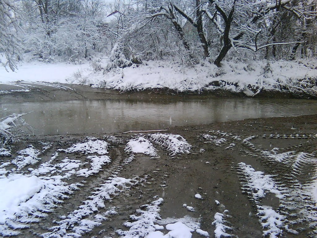 Река зимой